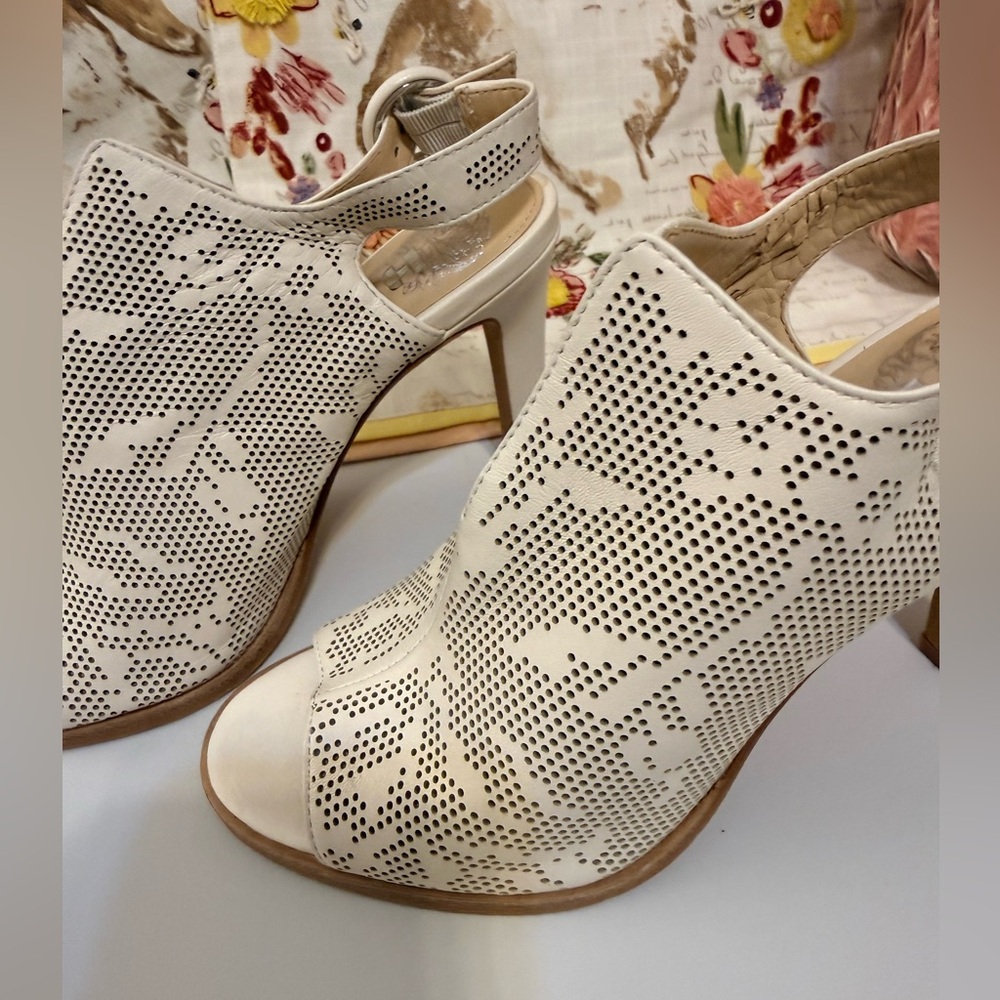 Vince Camuto Nattey2 Perforated Leather Sandals, size 37 or 6.5 cream VC NATTEY2